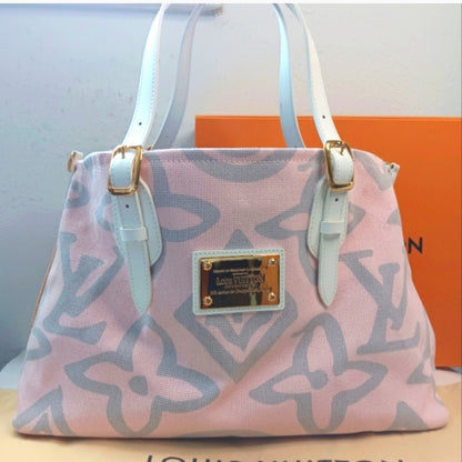 Louis Vuitton  NEW ✨️LIMITED EDITION ROSE / PINK TAHITIENNE CABAS PM