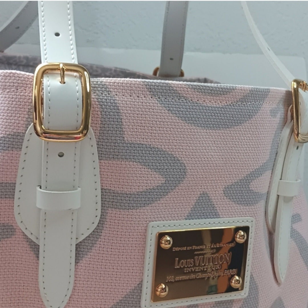 Louis Vuitton  NEW ✨️LIMITED EDITION ROSE / PINK TAHITIENNE CABAS PM